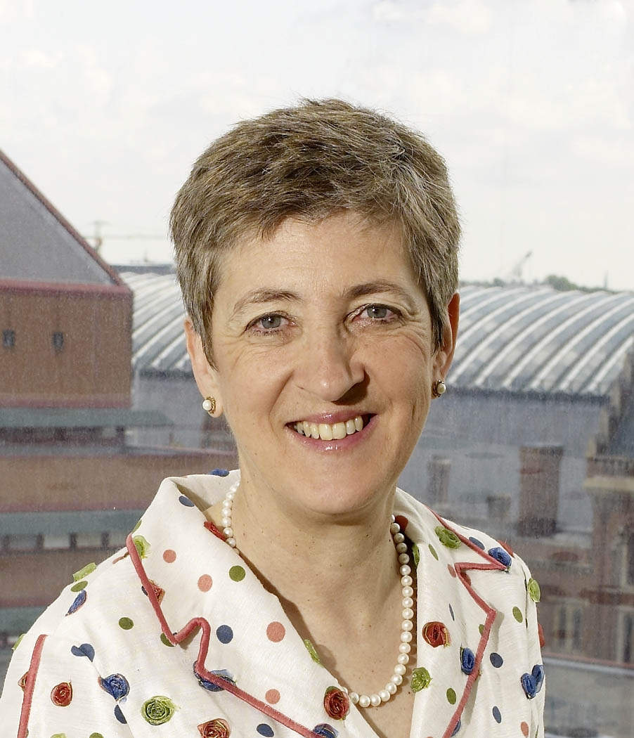 Lynne Brindley.jpg